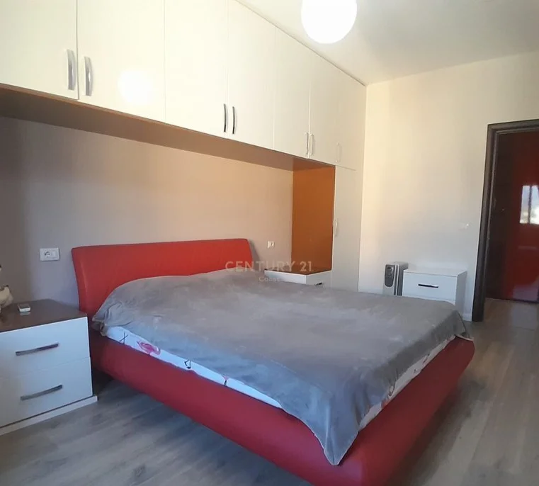 Vlore, shitet apartament 2+1 Kati 4, 125 m² 150.000 € (Rruga e re)