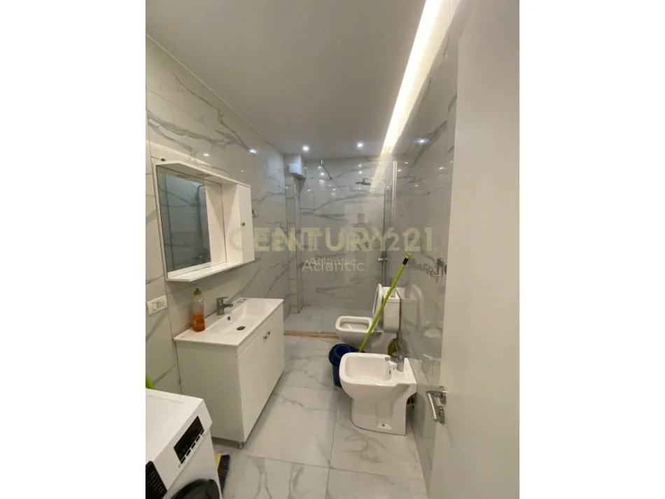 Durres Plazh, jepet me qera apartament 2+1 Kati 2, 110 m² 600 € (Plazh Rtota kuqe)