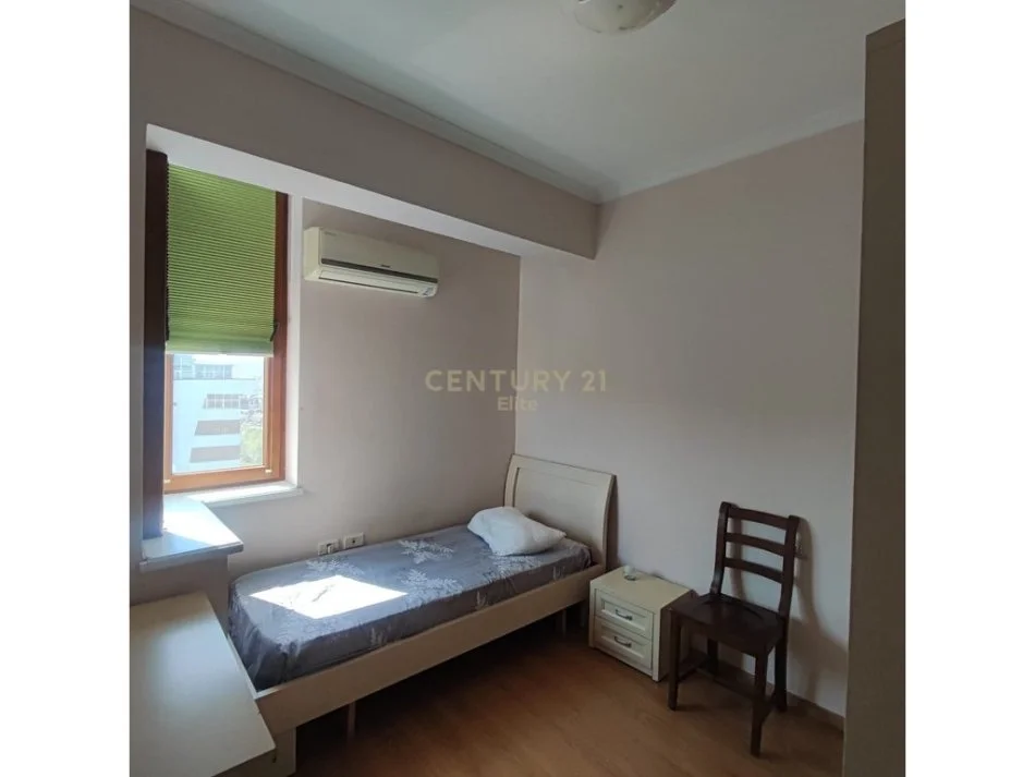 Tirane, jepet me qera apartament 2+1 Kati 10, 100 m² 600 € (Rruga e Kavajes)