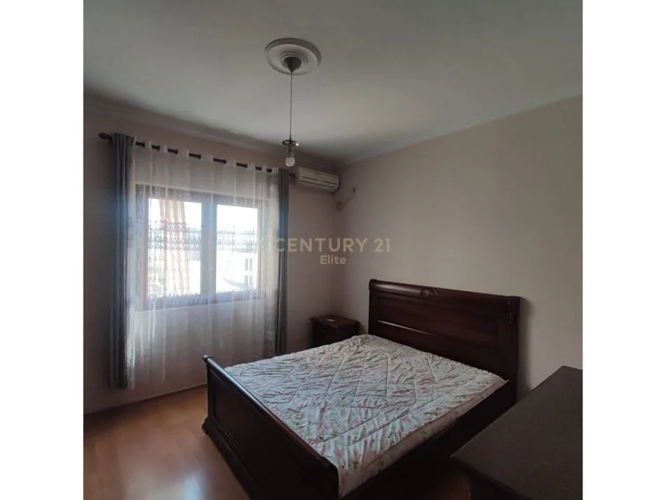 Tirane, jepet me qera apartament 2+1 Kati 10, 100 m² 600 € (Rruga e Kavajes)