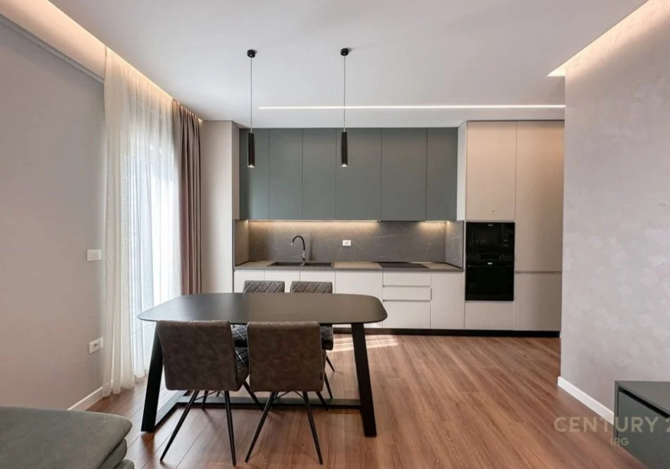 Tirane, jepet me qera apartament 2+1+Ballkon Kati 4, 102 m² 1.000 € (Zogu i Zi)