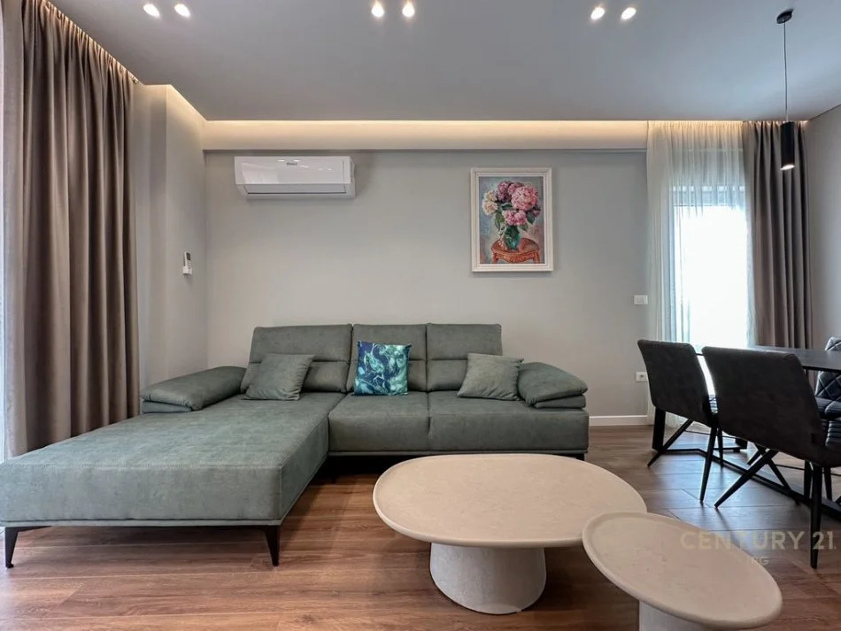 Tirane, jepet me qera apartament 2+1 Kati 4, 120 m² 1.000 € (rruga muhamet gjollesha)