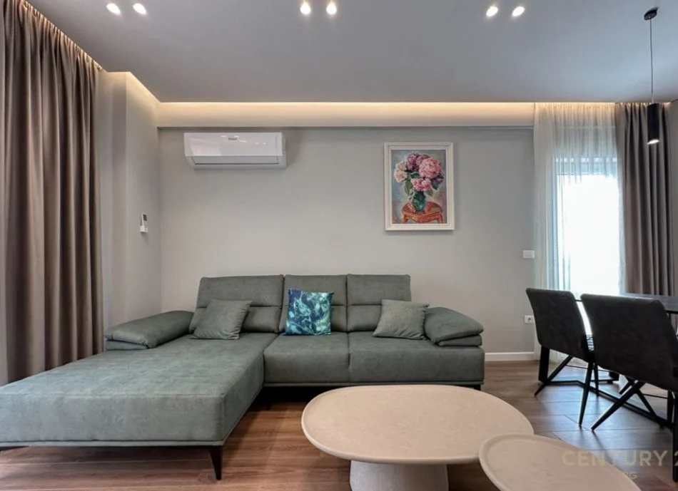 Tirane, jepet me qera apartament 2+1+Ballkon Kati 4, 102 m² 1.000 € (Zogu i Zi)