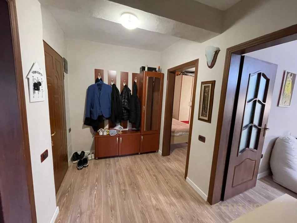 Tirane, shitet apartament 3+1 Kati 4, 110 m² 150.000 € (Ali Demi)