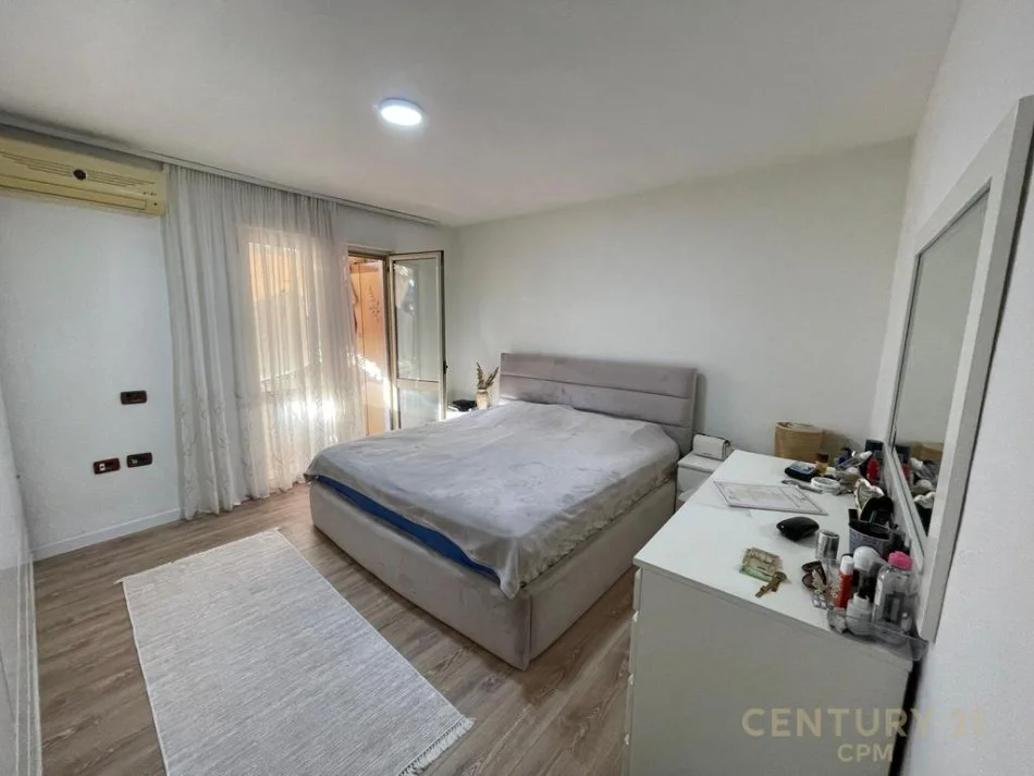 Tirane, shitet apartament 3+1 Kati 4, 110 m² 150.000 € (Ali Demi)