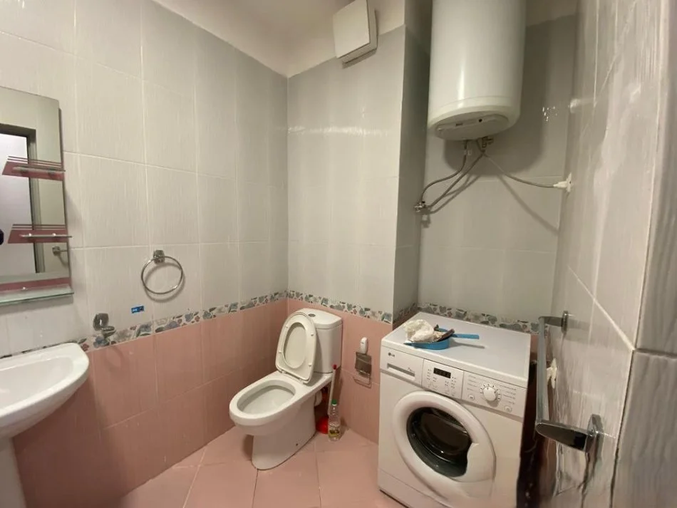 Tirane, jepet me qera apartament 3+1+Ballkon Kati 3, 110 m² 450 € 