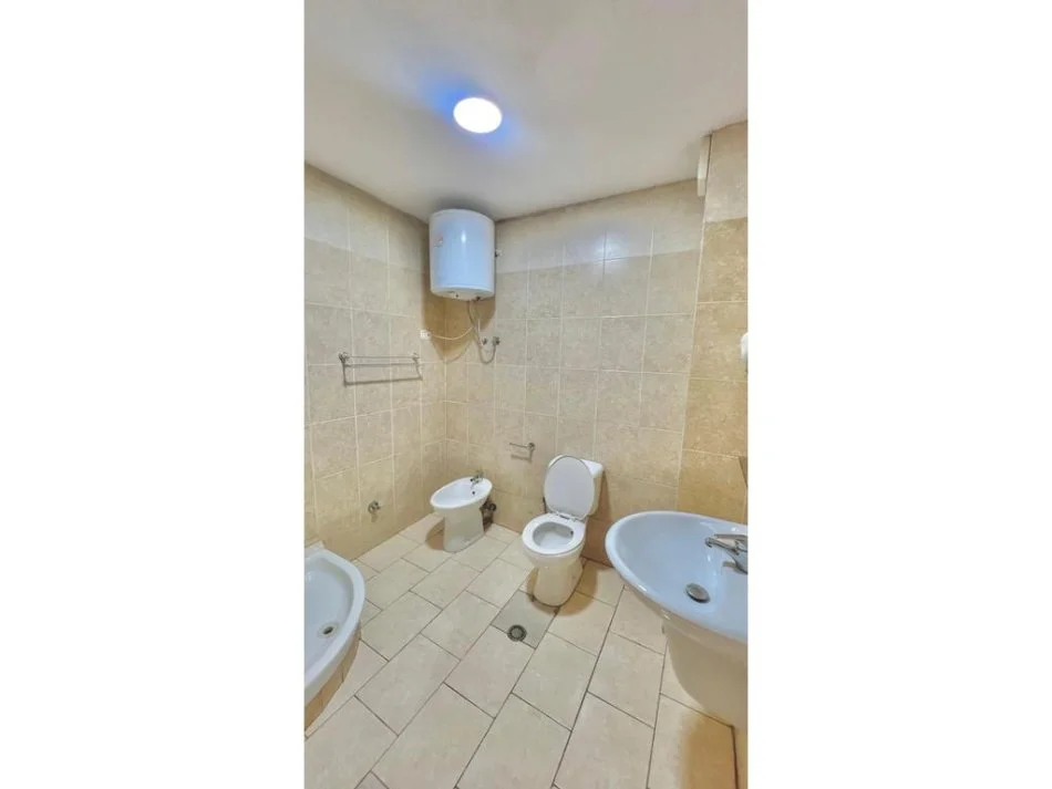 Tirane, jepet me qera apartament 1+1 Kati 15, 59 m² 650 € 
