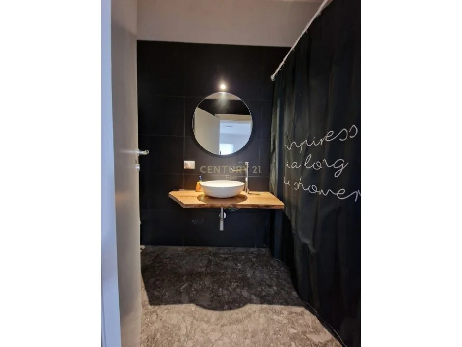 Durres, jepet me qera apartament 2+1 Kati 2, 106 m² 550 € (Bulevart Durres)