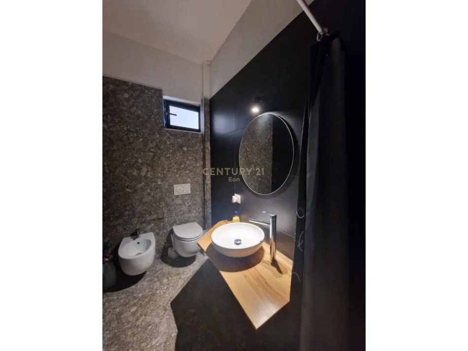 Durres, jepet me qera apartament 2+1 Kati 2, 106 m² 550 € (Bulevart Durres)