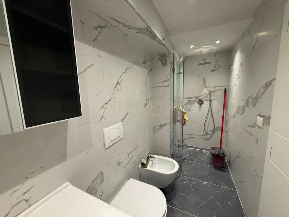 Durres, jepet me qera apartament 1+1 , 50 m² 500 € (Bluestar Durres)