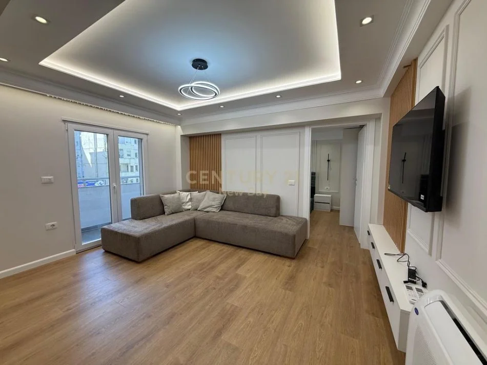 Durres, jepet me qera apartament 1+1 , 50 m² 500 € (Bluestar Durres)