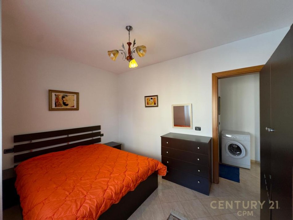 Tirane, jepet me qera apartament 1+1 Kati 12, 85 m² 550 € (9 KATESHET)