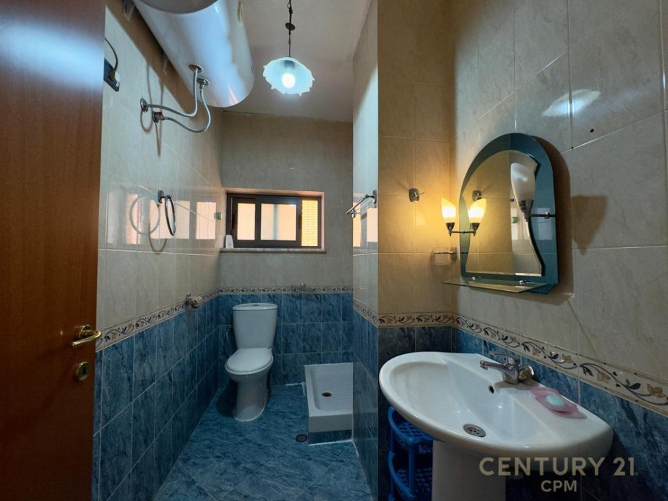 Tirane, jepet me qera apartament 1+1 Kati 12, 85 m² 550 € (9 KATESHET)