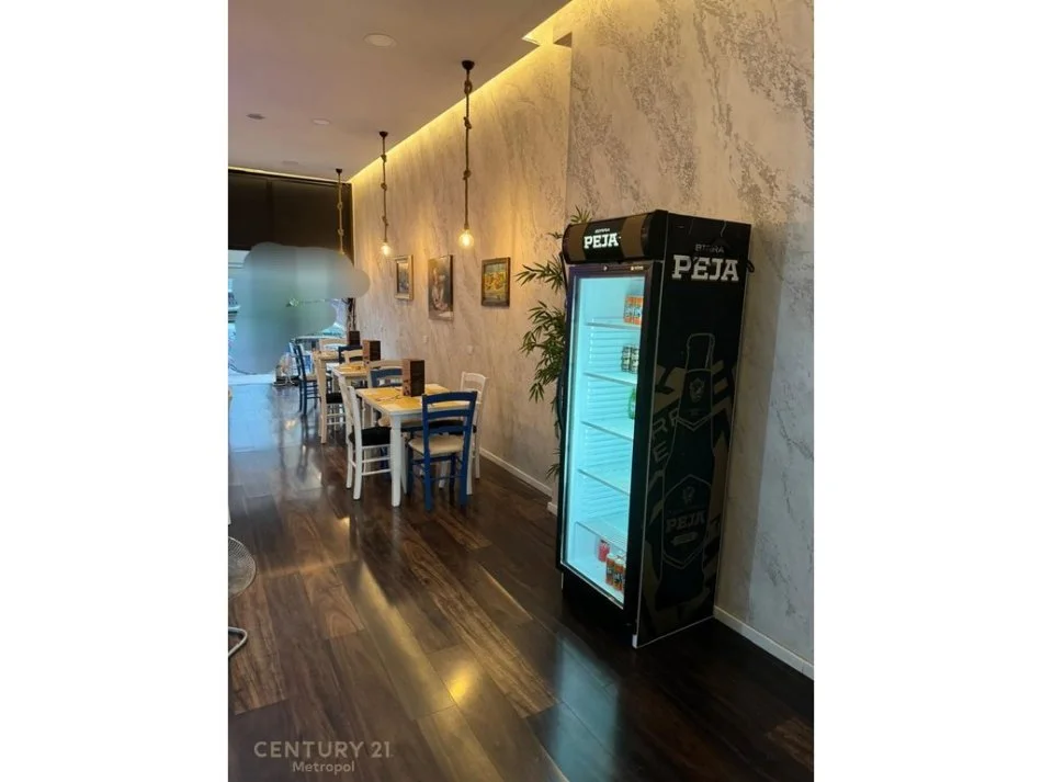 Tirane, shitet bar-resorant Kati 0, 90 m² 210.000 € (Rruga Sulejman Delvina)