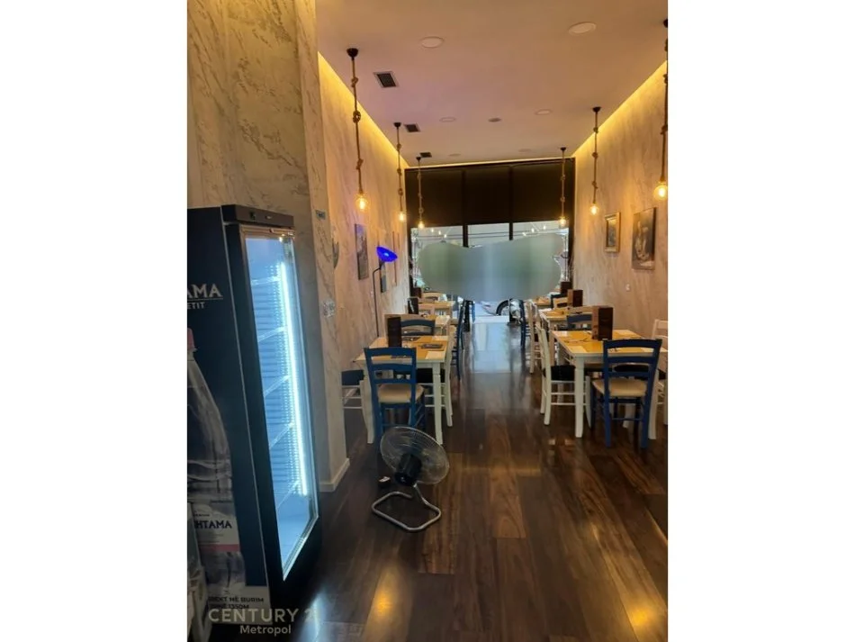 Tirane, shitet bar-resorant Kati 0, 90 m² 210.000 € (Rruga Sulejman Delvina)