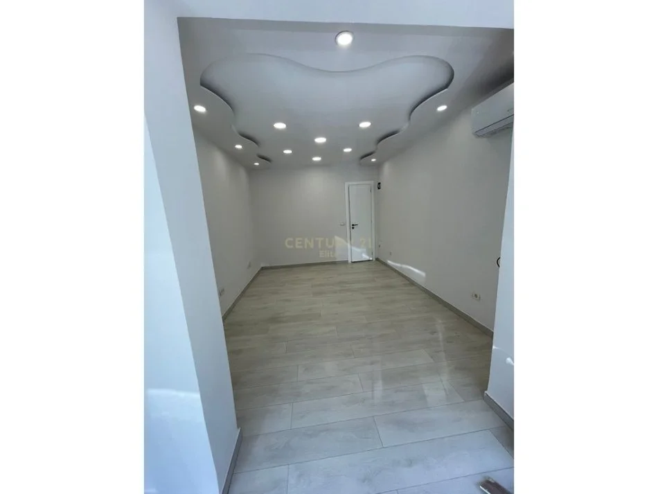 Tirane, jepet me qera ambjent biznesi Kati 0, 27 m² 550 € (Myslym Shyri)