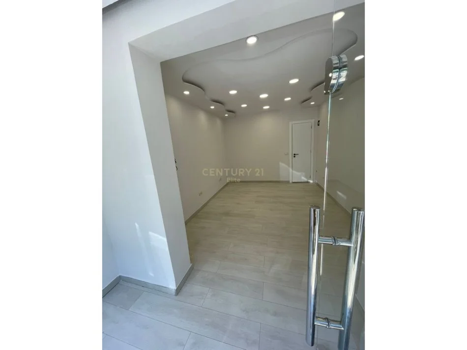 Tirane, jepet me qera ambjent biznesi Kati 0, 27 m² 550 € (Myslym Shyri)