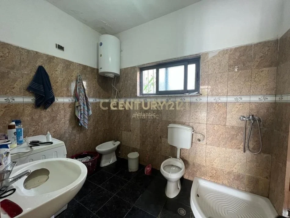 Durres, shitet shtepi 4+1+Aneks+Ballkon Kati 2, 478 m² 140.000 € (Durres Ish Kenet)