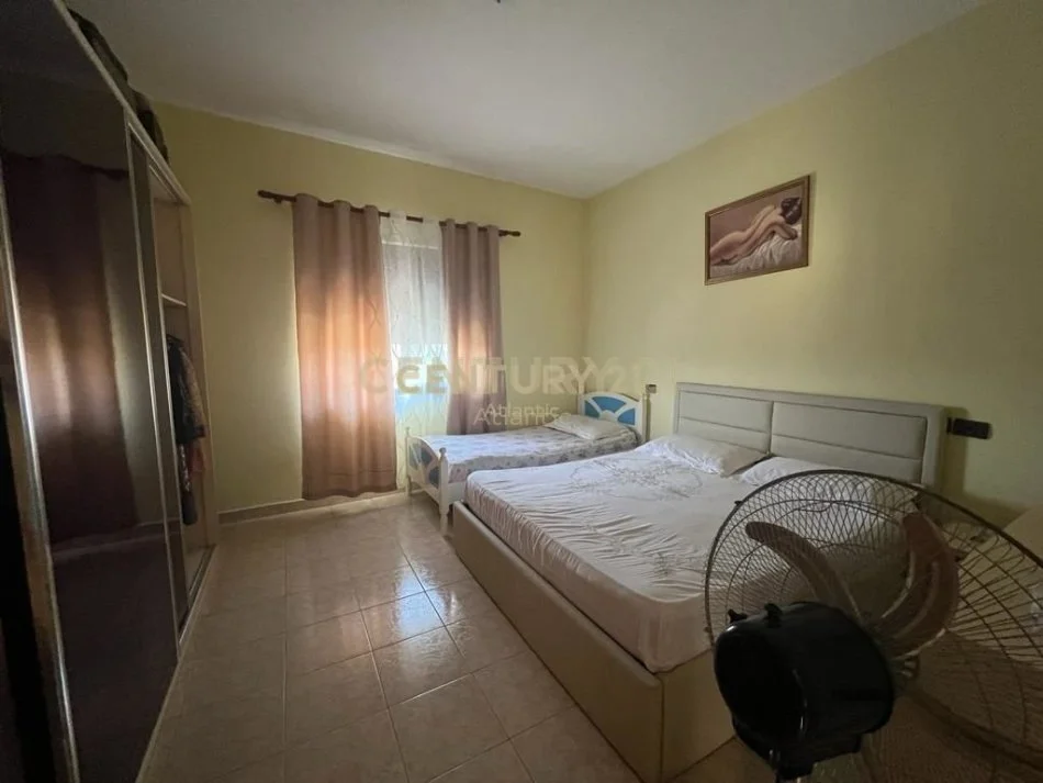 Durres, shitet shtepi 4+1+Aneks+Ballkon Kati 2, 478 m² 140.000 € (Durres Ish Kenet)