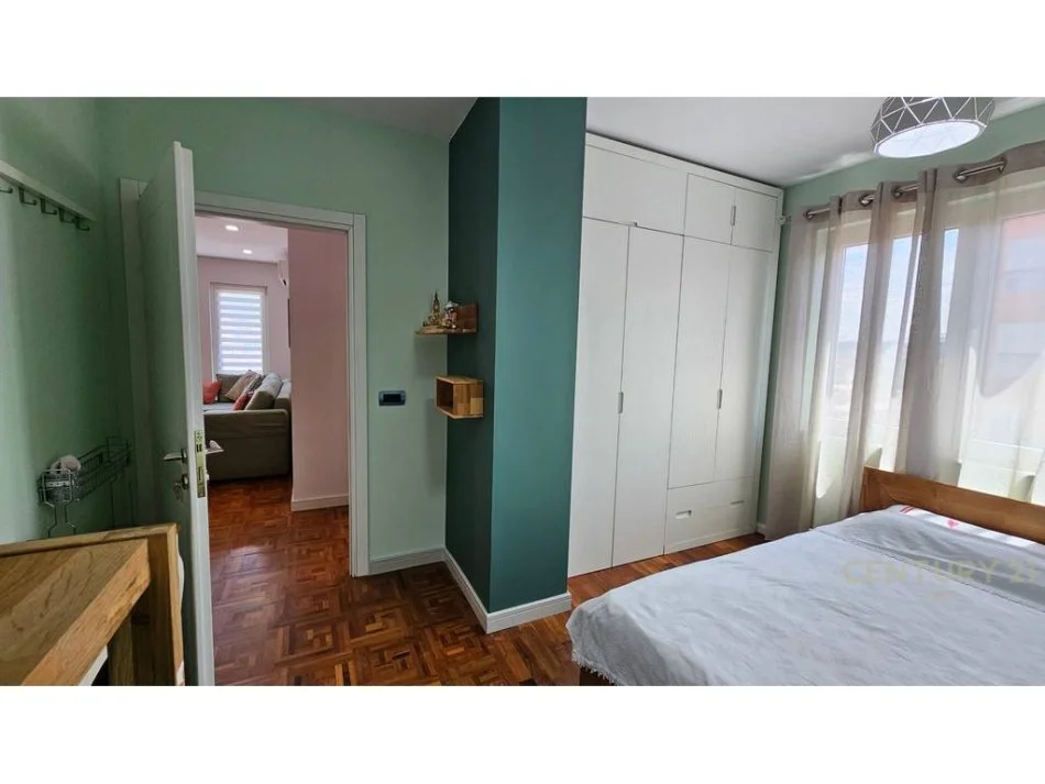 Tirane, shitet apartament 2+1+Ballkon Kati 6, 82 m² 220.000 € (rruga e kavajes)