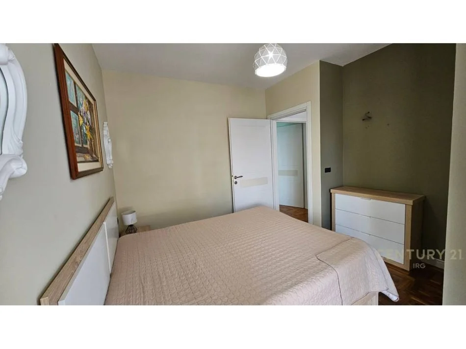 Tirane, shitet apartament 2+1+Ballkon Kati 6, 82 m² 220.000 € (rruga e kavajes)