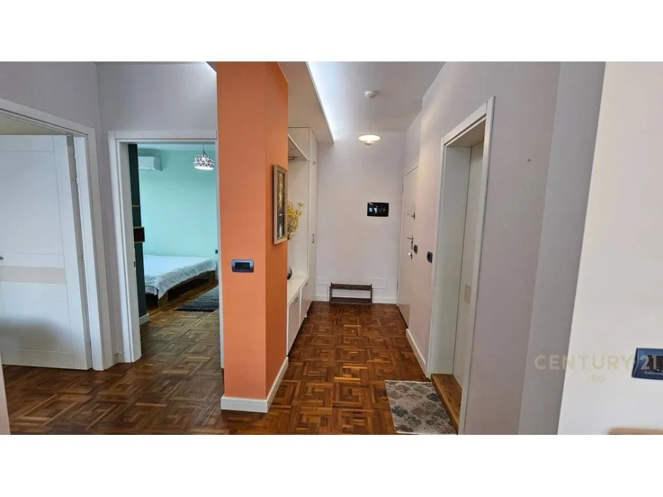 Tirane, shitet apartament 2+1+Ballkon Kati 6, 82 m² 220.000 € (rruga e kavajes)