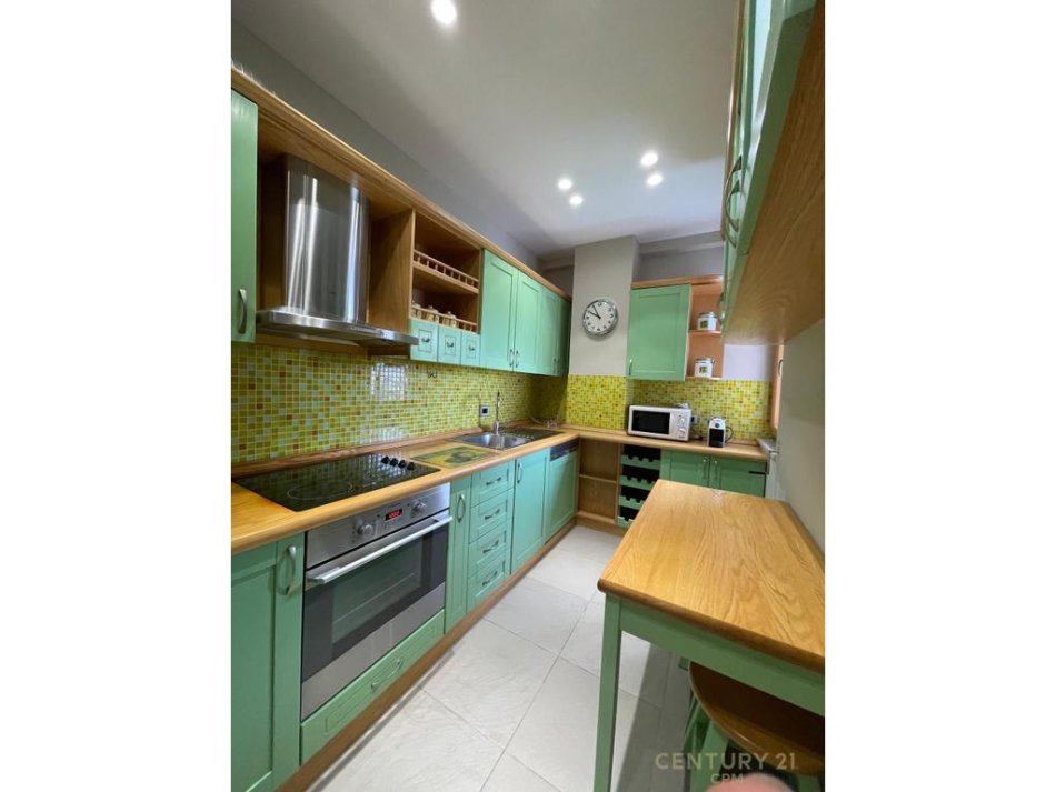 Tirane, jepet me qera apartament 2+1 Kati 8, 103 m² 1.700 € (LICEU ARTISTIK)