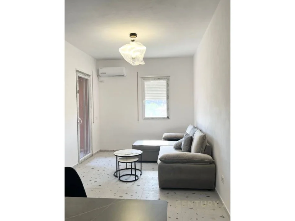 Tirane, jepet me qera apartament 1+1 Kati 3, 65 m² 450 € (5 maj)