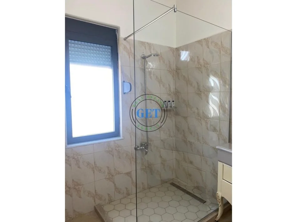 Durres, jepet me qera apartament 1+1 Kati 6, 75 m² 450 € (Plazh Iliria)