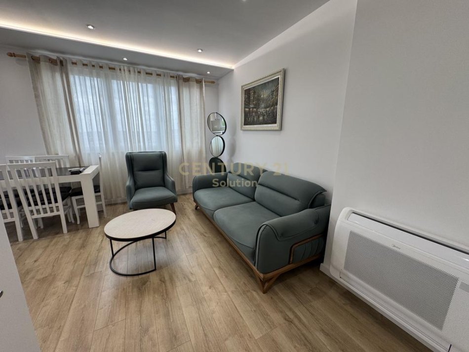 Tirane, jepet me qera apartament 2+1 Kati 4, 84 m² 600 € (RRUGA E DIBRES)