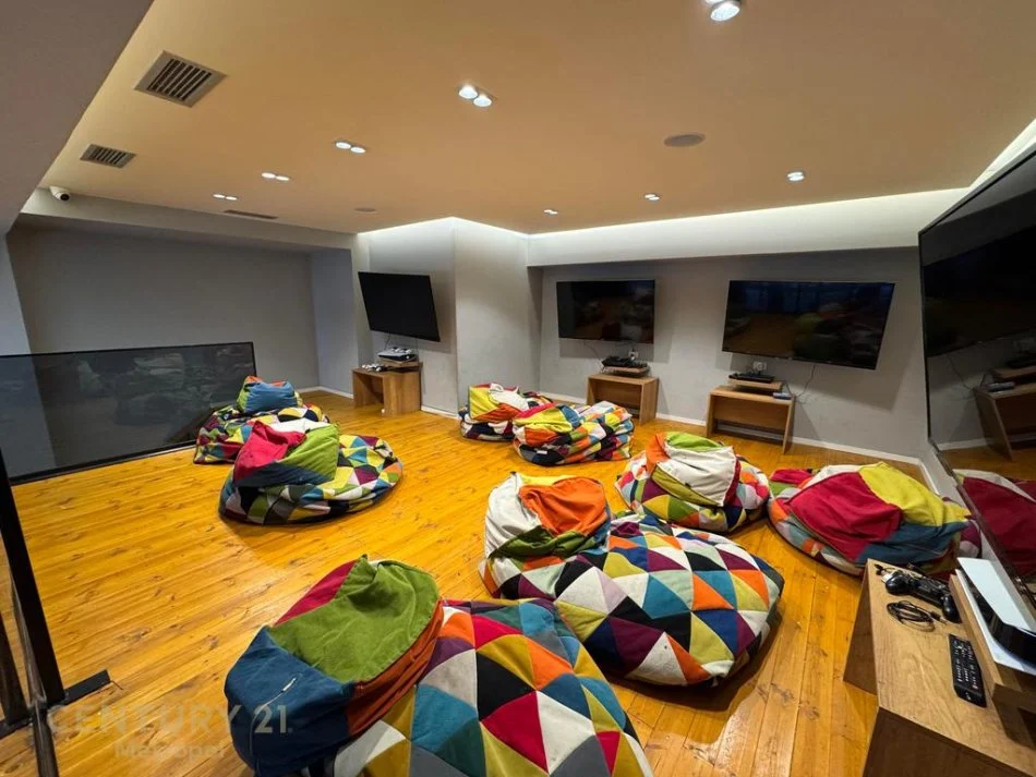 Tirane, shitet ambjent biznesi Kati 0, 78 m² (Rruga 5 Maji)