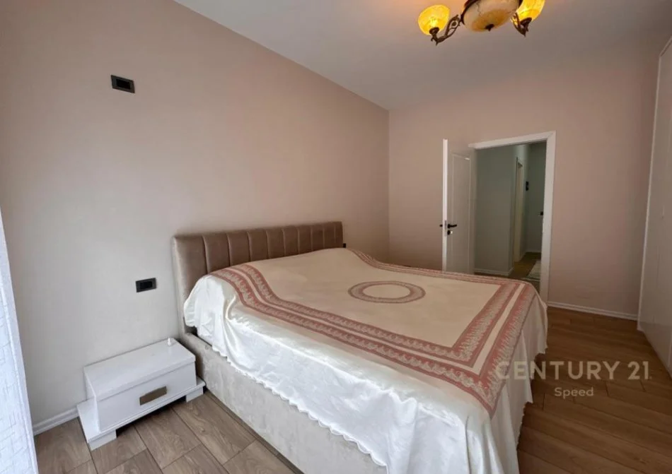 Tirane, jepet me qera apartament 2+1 Kati 2, 110 m² 800 € (Kopshti Zoologjik)