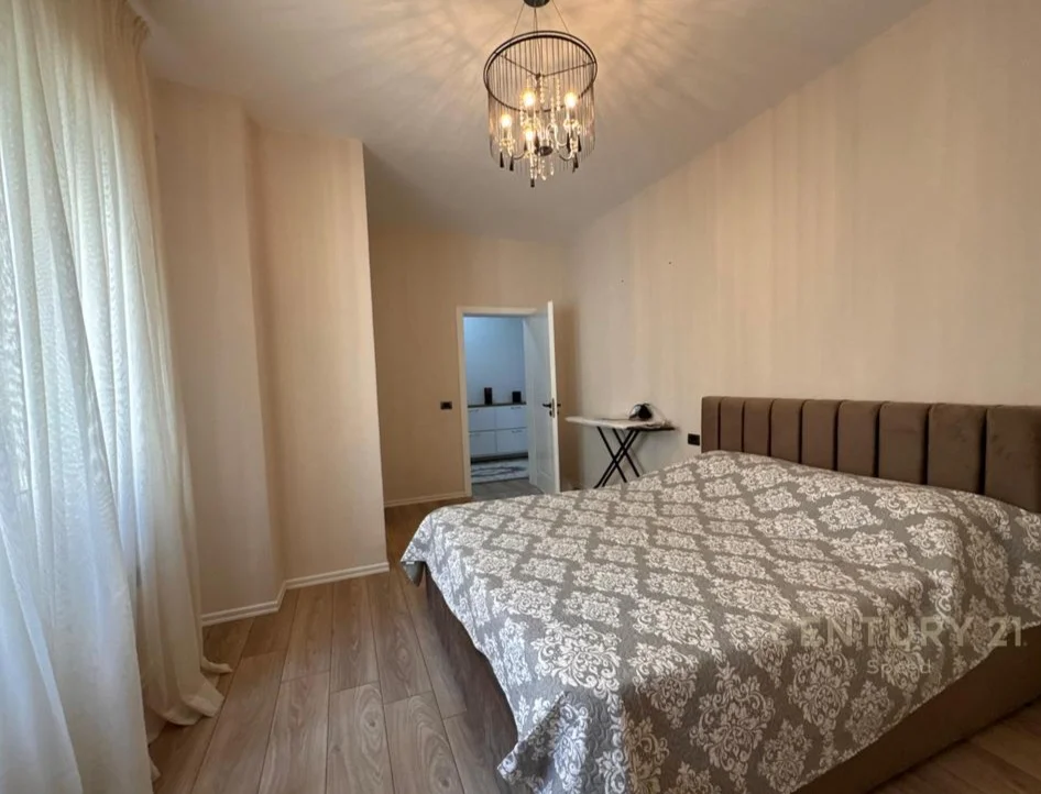Tirane, jepet me qera apartament 2+1 Kati 2, 110 m² 800 € (Kopshti Zoologjik)