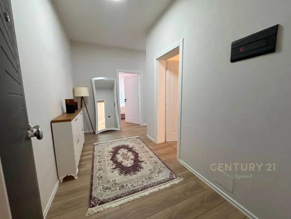 Tirane, jepet me qera apartament 2+1 Kati 2, 110 m² 800 € 