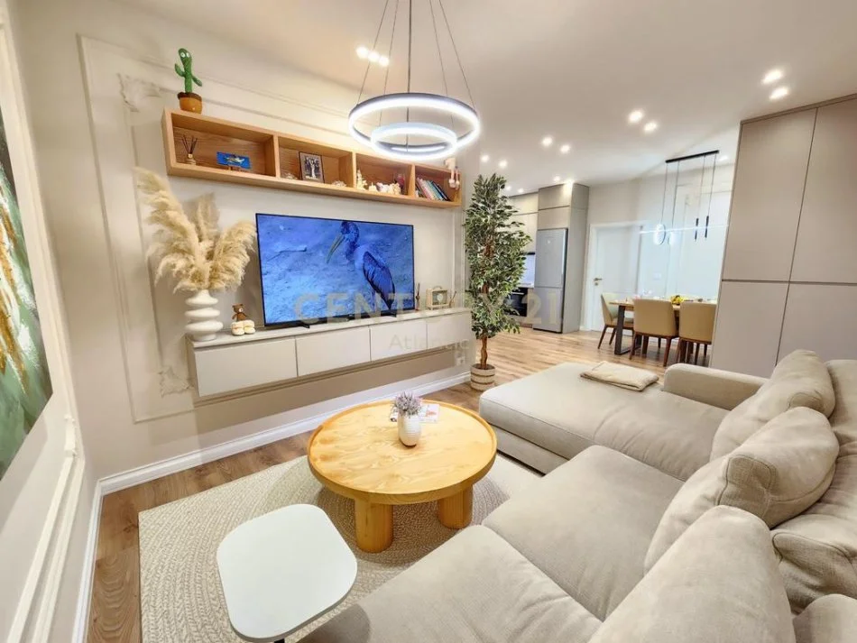 Durres Plazh, shitet apartament 2+1 Kati 7, 90 m² 130.000 € (Plazh Iliria)