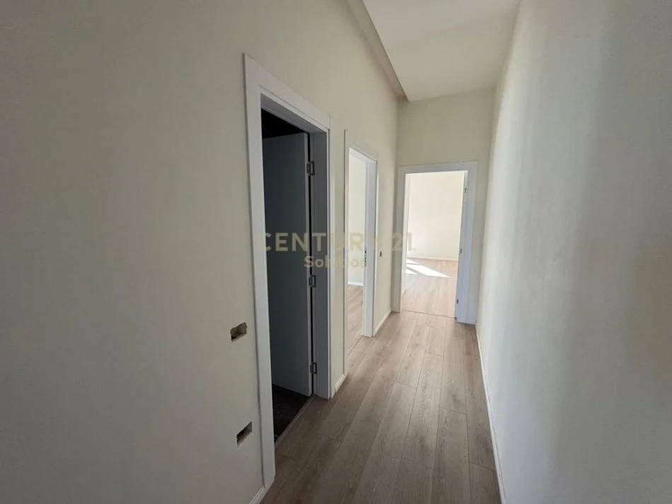 Tirane, shitet apartament 2+1 Kati 4, 111 m² 297.000 € (21 Dhjetori)