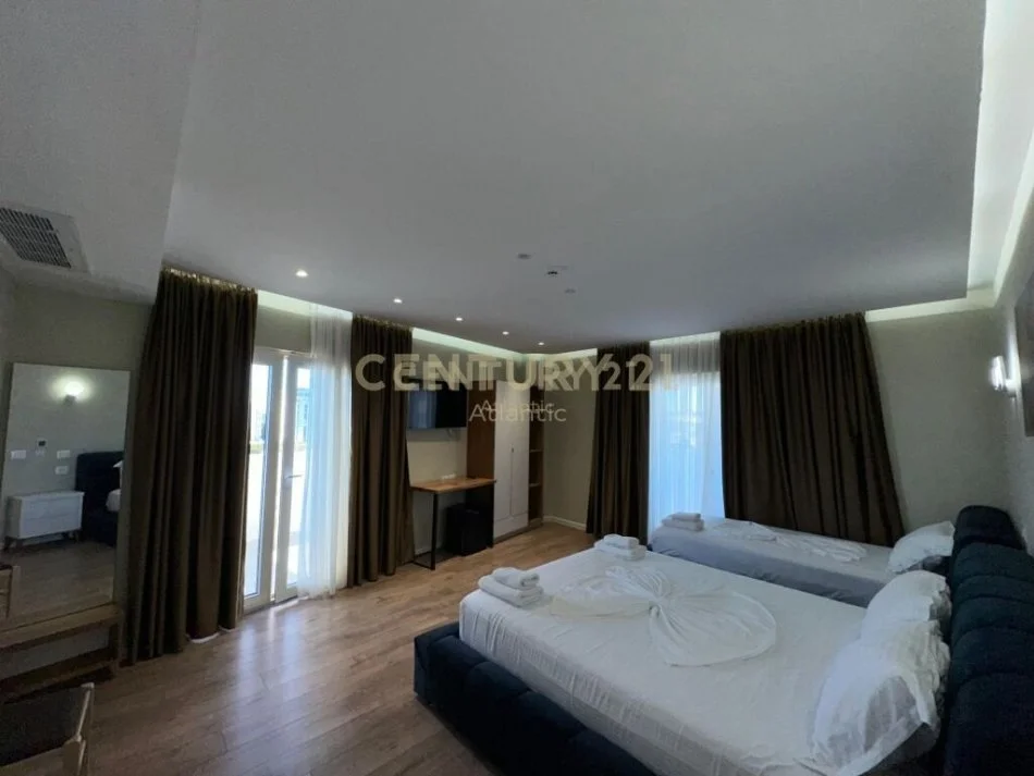 Durres, shitet ambjent biznesi Kati 5, 3.000 m² 3.500.000 € (mali i robit)