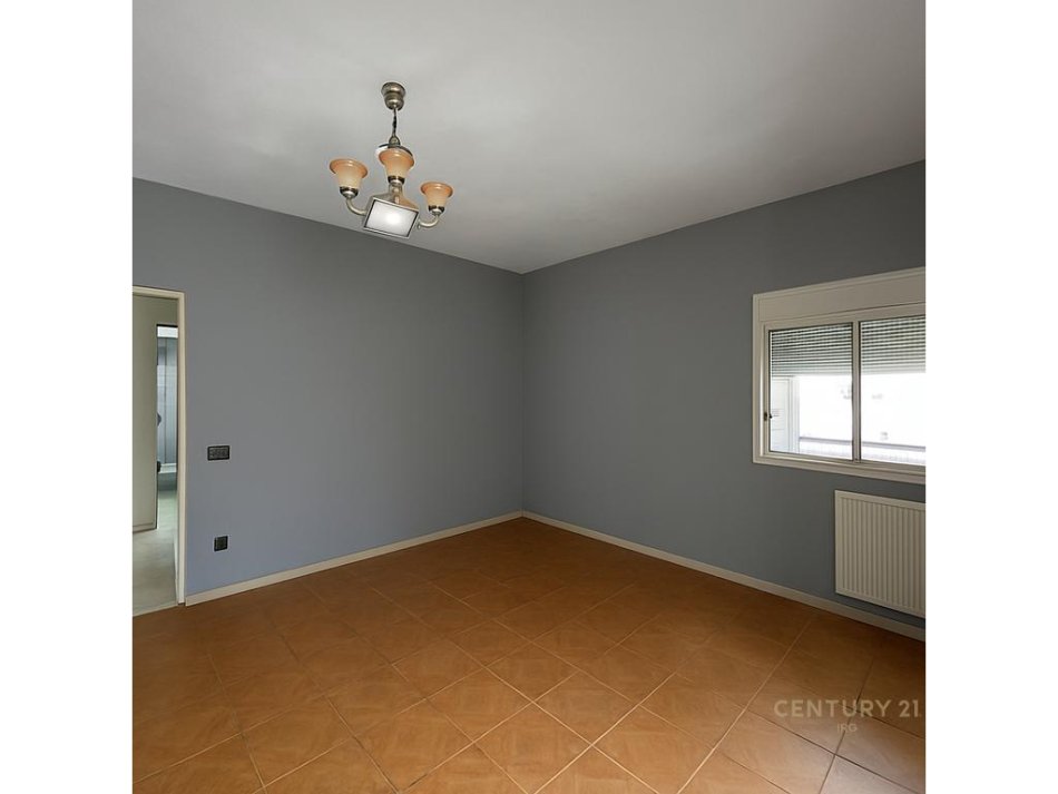 Tirane, jepet me qera Kati 2, 130 m² 1.700 € (ISH BLLOK)