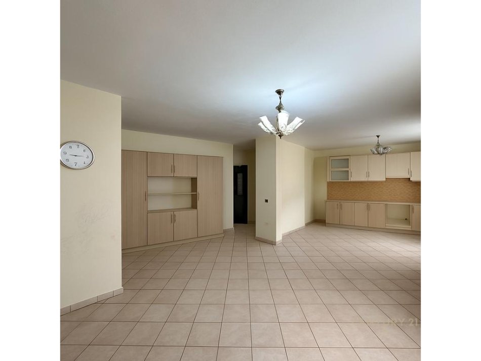 Tirane, jepet me qera Kati 2, 130 m² 1.700 € (ISH BLLOK)