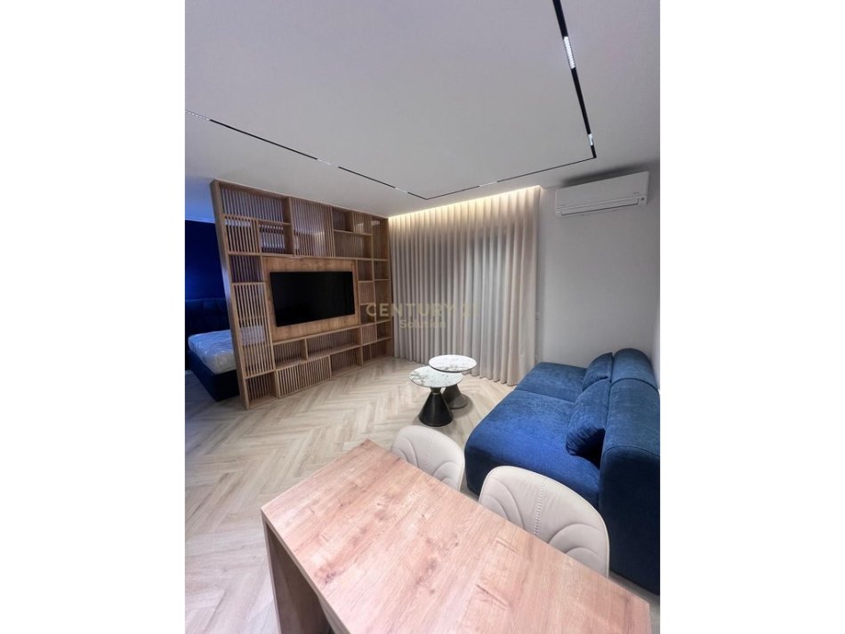 Tirane, jepet me qera apartament 1+1 Kati 8, 55 m² 800 € (PRANE PAZARIT TE RI)