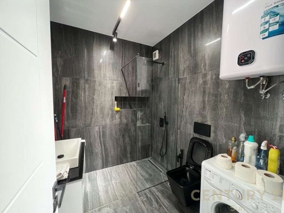 Tirane, jepet me qera apartament 1+1+Ballkon Kati 10, 68 m² 850 € (RRUGA E ELBASANIT)