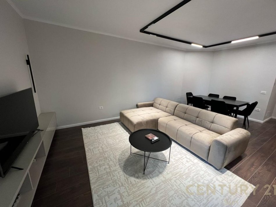 Tirane, jepet me qera apartament 1+1+Ballkon Kati 10, 68 m² 850 € (RRUGA E ELBASANIT)