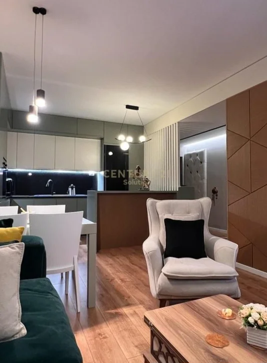 Tirane, jepet me qera apartament Kati 8, 100 m² 1.000 € (Ish Parku)