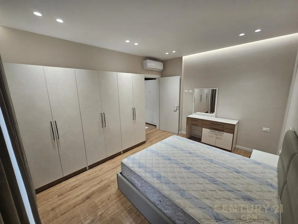 Tirane, jepet me qera apartament 1+1 Kati 7, 78 m² 620 € 