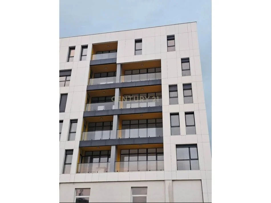 Tirane, jepet me qera apartament 2+1 Kati 3, 100 m² 630 € (Bulevardi i Ri)