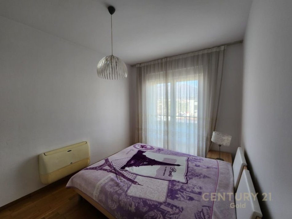 Tirane, jepet me qera apartament 2+1 Kati 3, 116 m² 700 € (Rezidenca Touch of the sun, Sauk)