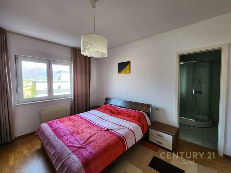 Tirane, jepet me qera apartament 2+1 Kati 3, 116 m² 700 € (Rezidenca Touch of the sun, Sauk)