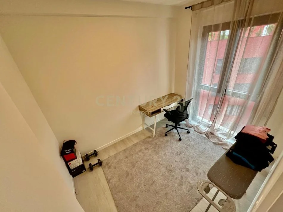 Tirane, jepet me qera apartament 2+1+Ballkon Kati 5, 90 m² 800 € (Kodra e Diellit)