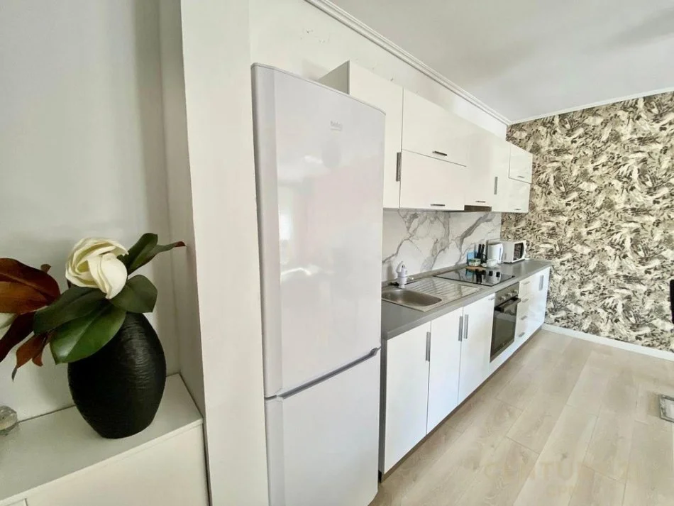 Tirane, jepet me qera apartament 1+1 Kati 7, 77 m² 650 € (Rruga Margarita Tutulani)
