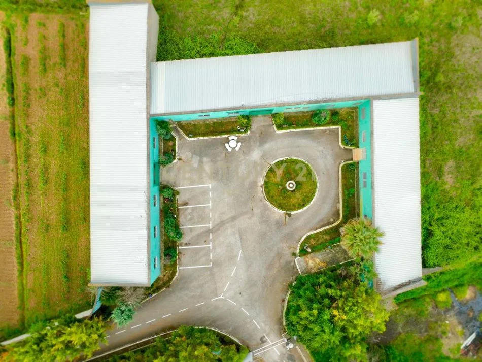 Fier, shitet ambjent biznesi Kati 0, 13.000 m² 590.000 € (Neom115179)